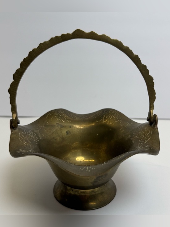 Other - Vintage Brass Ruffled Basket Handle Engraved Floral Design Bowl Storage Decore